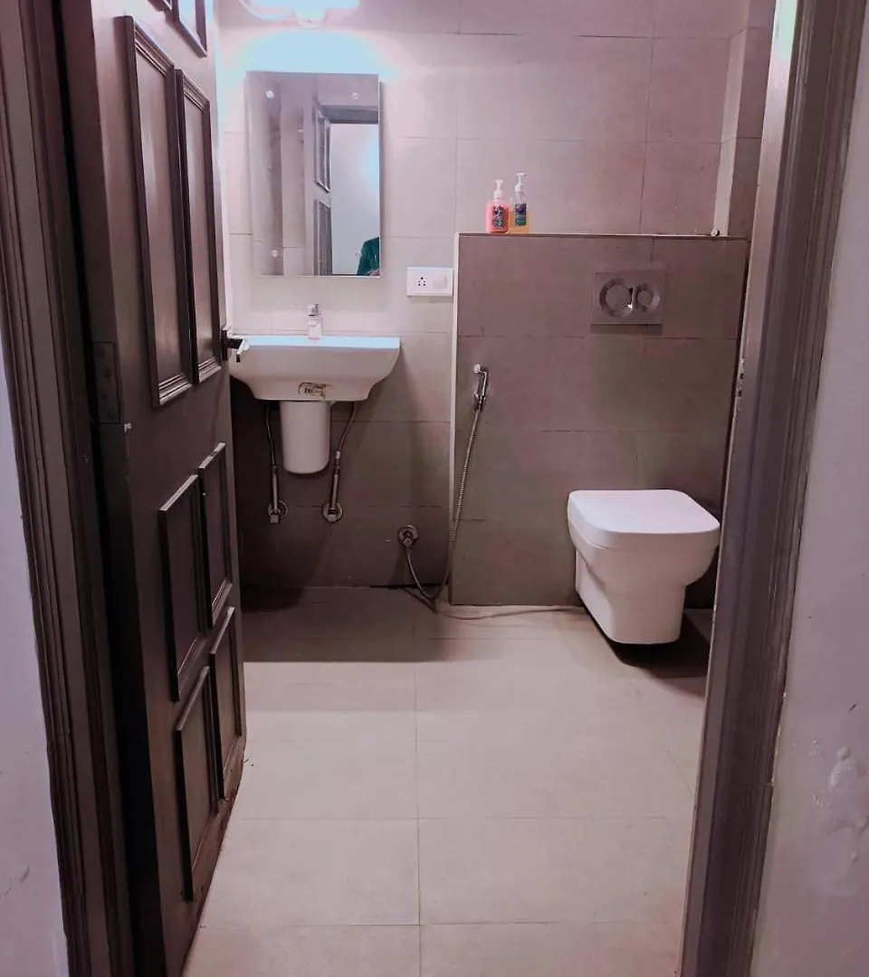 Clovetree Hotel Varanasi Ac & Non Ac Rooms Near Maidagin Parking Close To Kashi Viswanath Temple And Ganga Ghat 0*,