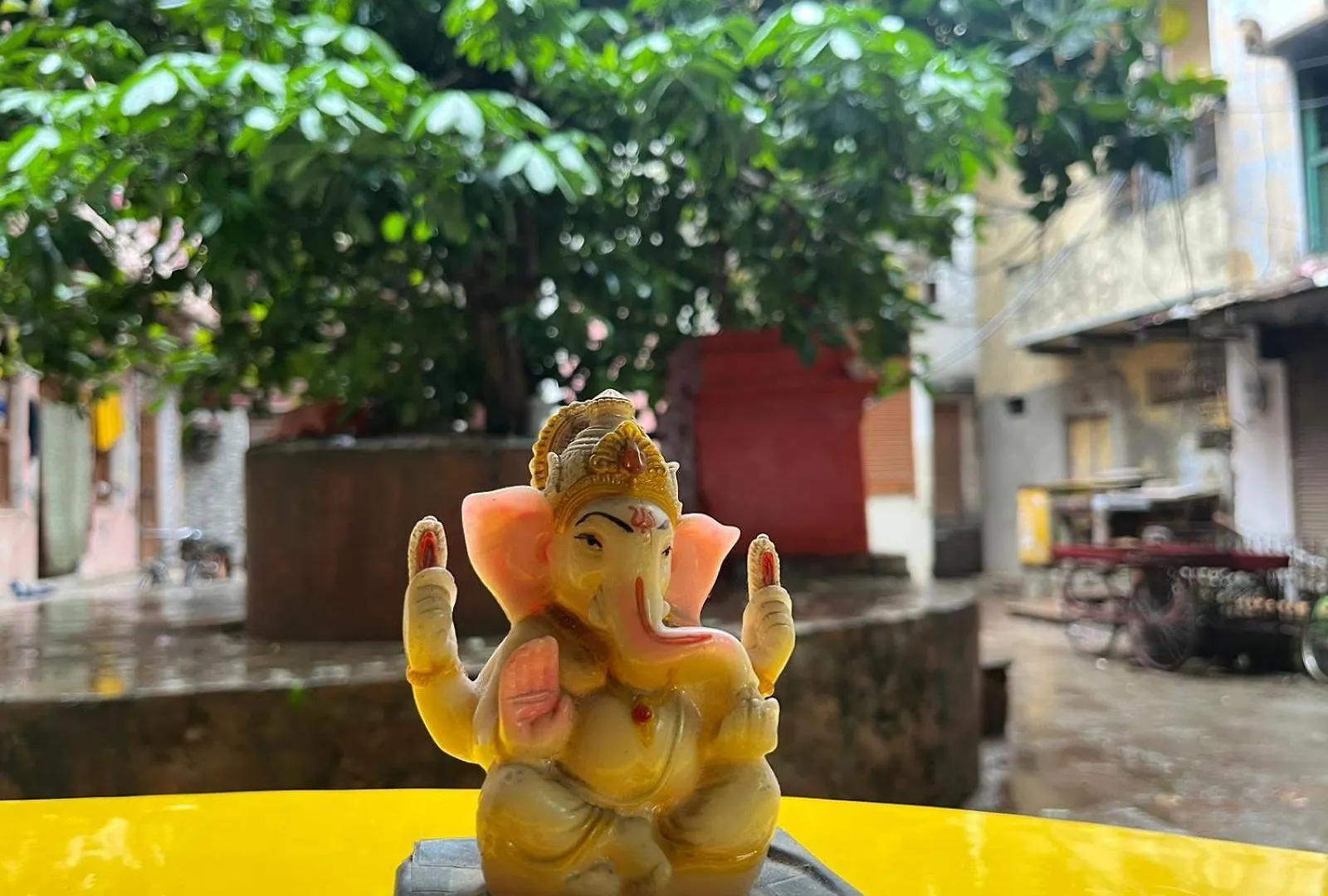 Clovetree Hotel Varanasi Ac & Non Ac Rooms Near Maidagin Parking Close To Kashi Viswanath Temple And Ganga Ghat Pensionat